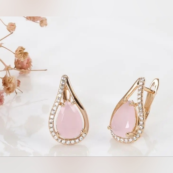 18kgp Gold leverback earrings with pink stone. Halo czs. Gorgeous ✨️ 😍 - Picture 2 of 6